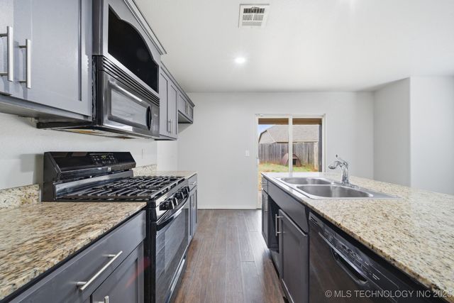 16029 S 88th East Avenue, Bixby, OK 74008