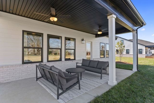 3211 Gravity Drive, Columbia, TN 38401