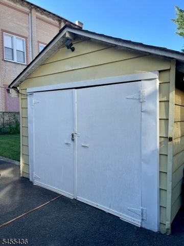 91 Clinton St, Rahway City, NJ 07065