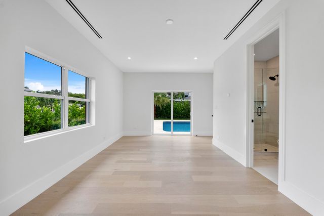 303 SW 14TH Place, Boca Raton, FL 33432