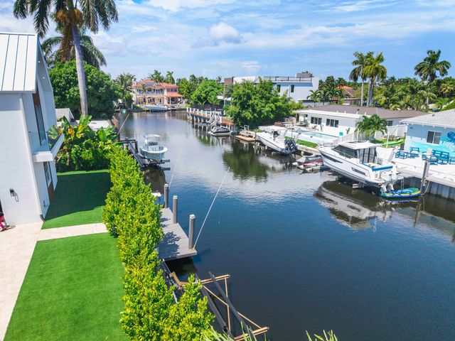 303 SW 14TH Place, Boca Raton, FL 33432