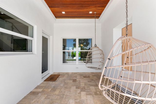 303 SW 14TH Place, Boca Raton, FL 33432