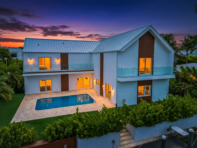 303 SW 14TH Place, Boca Raton, FL 33432