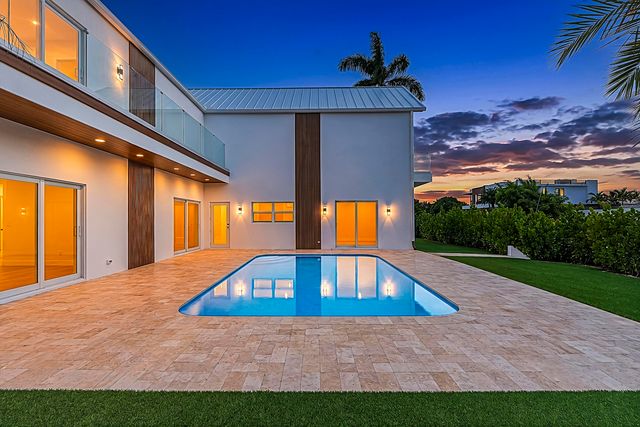 303 SW 14TH Place, Boca Raton, FL 33432