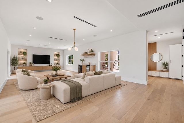 303 SW 14TH Place, Boca Raton, FL 33432