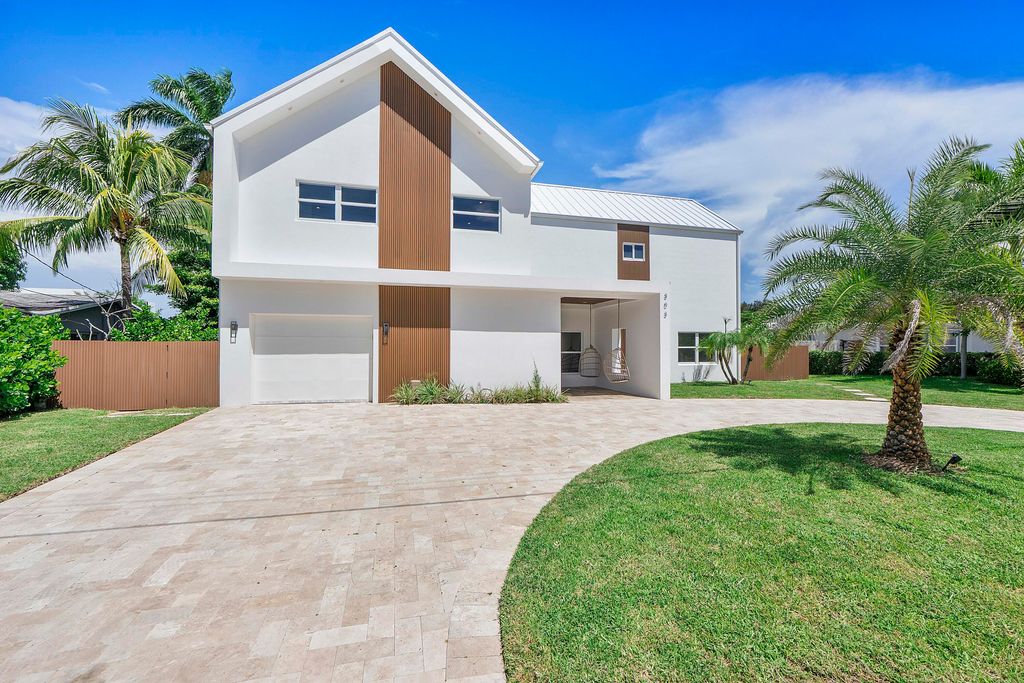 303 SW 14TH Place, Boca Raton, FL 33432