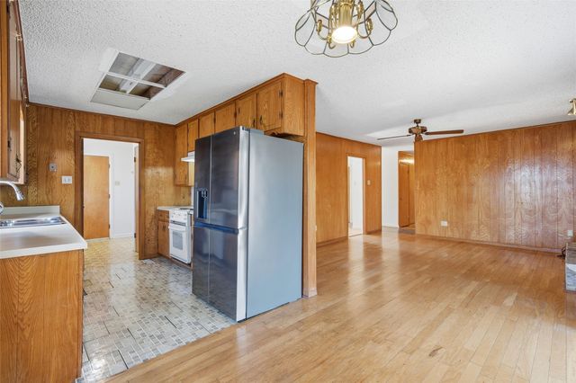 8701 Midway Drive, Woodway, TX 76712