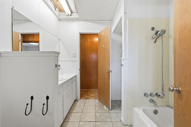 8701 Midway Drive, Woodway, TX 76712