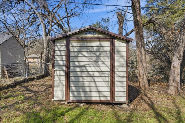 8701 Midway Drive, Woodway, TX 76712