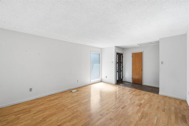 8701 Midway Drive, Woodway, TX 76712