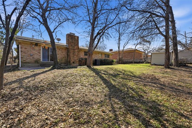8701 Midway Drive, Woodway, TX 76712