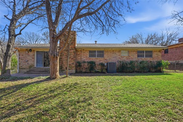 8701 Midway Drive, Woodway, TX 76712