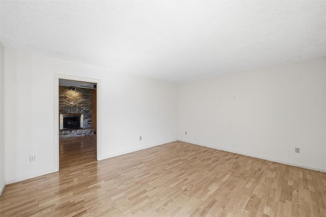 8701 Midway Drive, Woodway, TX 76712