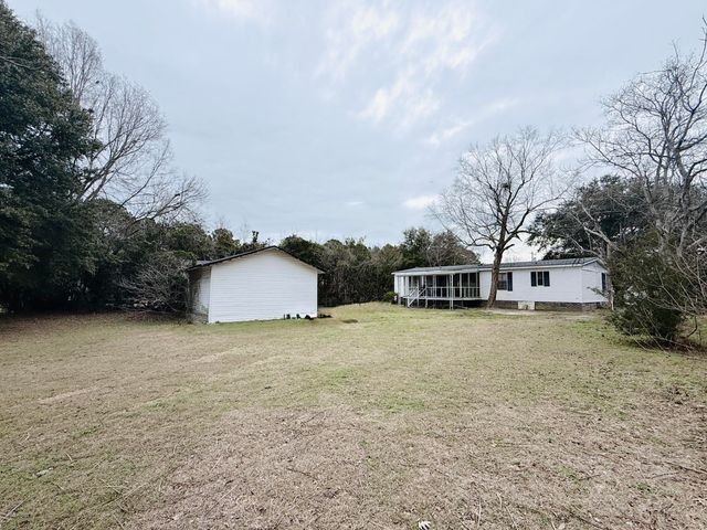 1390 Brantley Avenue, Summerton, SC 29148