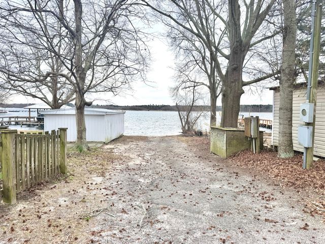 1390 Brantley Avenue, Summerton, SC 29148