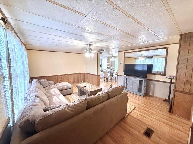 1390 Brantley Avenue, Summerton, SC 29148