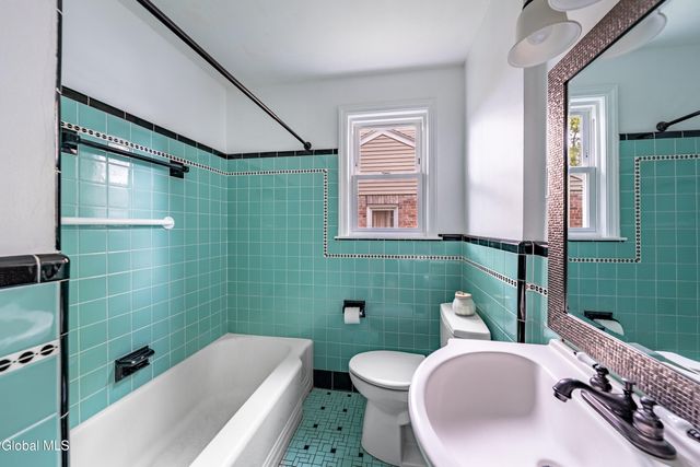 1231 Sumner Avenue, Schenectady, NY 12309