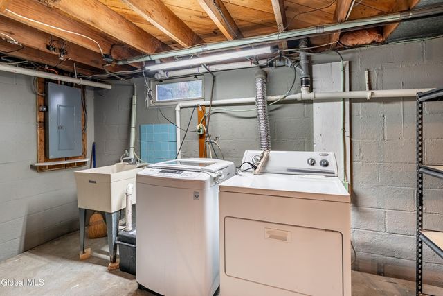 1231 Sumner Avenue, Schenectady, NY 12309