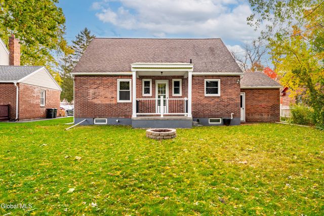 1231 Sumner Avenue, Schenectady, NY 12309