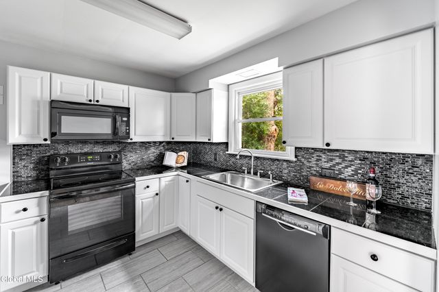 1231 Sumner Avenue, Schenectady, NY 12309