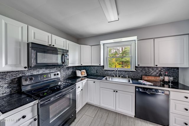 1231 Sumner Avenue, Schenectady, NY 12309