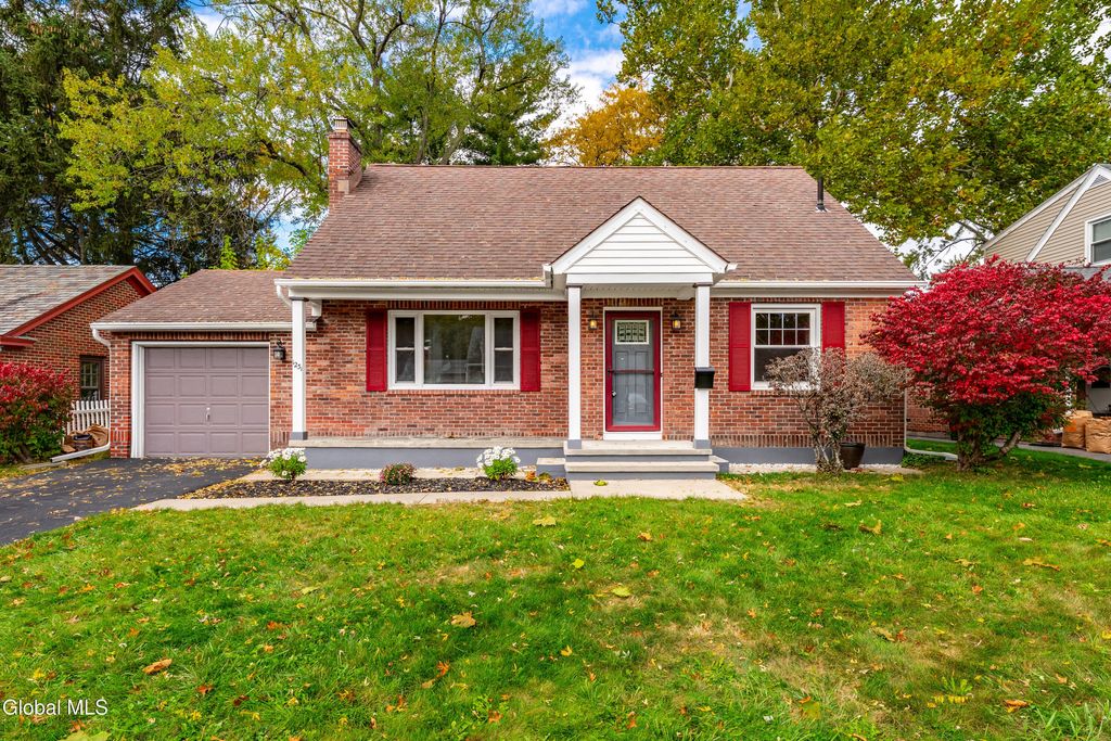 1231 Sumner Avenue, Schenectady, NY 12309