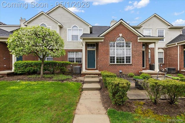 27204 Chantel Drive, Commerce Charter Township, MI 48390