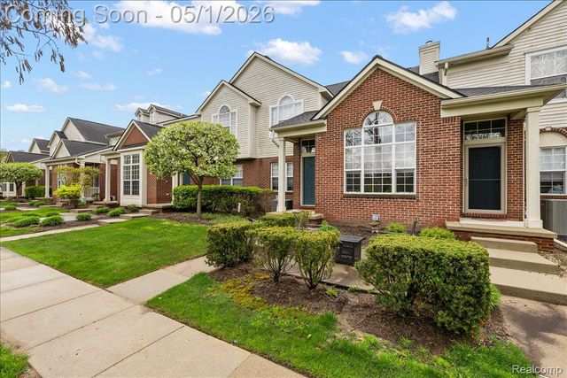 27204 Chantel Drive, Commerce Charter Township, MI 48390