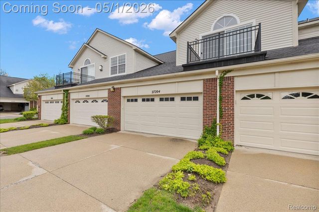 27204 Chantel Drive, Commerce Charter Township, MI 48390