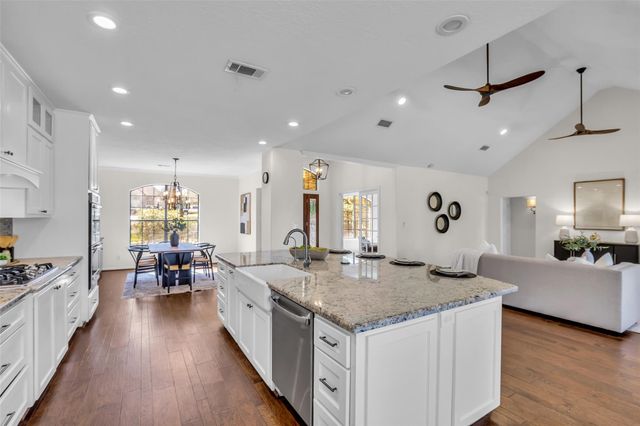 10522 Serenity Sound, Magnolia, TX 77354