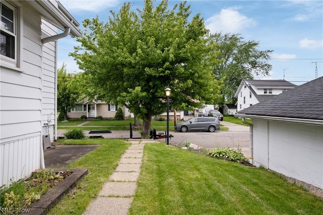 2206 S Linden Avenue, Alliance, OH 44601
