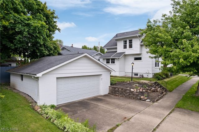 2206 S Linden Avenue, Alliance, OH 44601