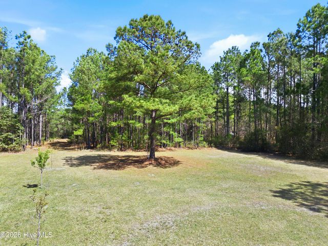 275 Folkstone Road, Holly Ridge, NC 28445