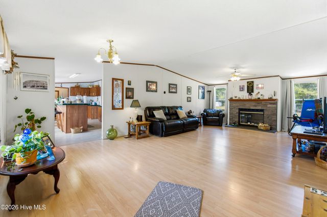 275 Folkstone Road, Holly Ridge, NC 28445