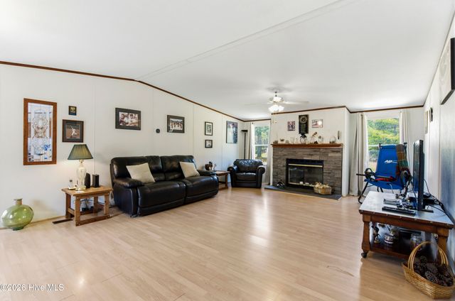 275 Folkstone Road, Holly Ridge, NC 28445