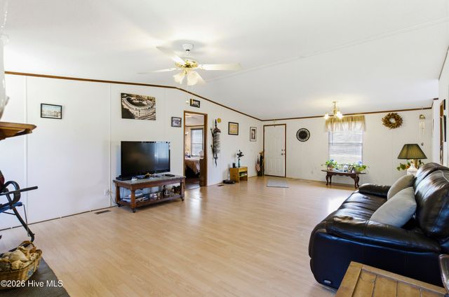 275 Folkstone Road, Holly Ridge, NC 28445