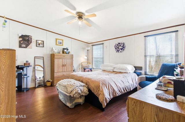 275 Folkstone Road, Holly Ridge, NC 28445