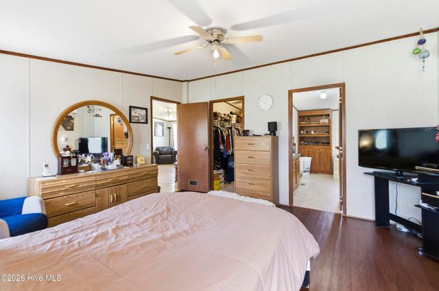 275 Folkstone Road, Holly Ridge, NC 28445