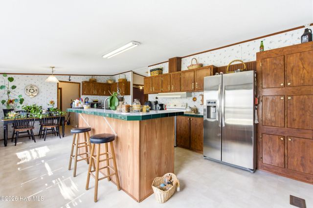 275 Folkstone Road, Holly Ridge, NC 28445