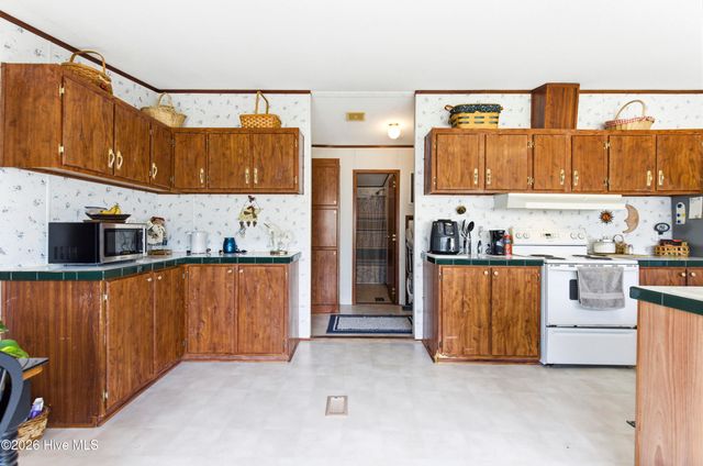 275 Folkstone Road, Holly Ridge, NC 28445