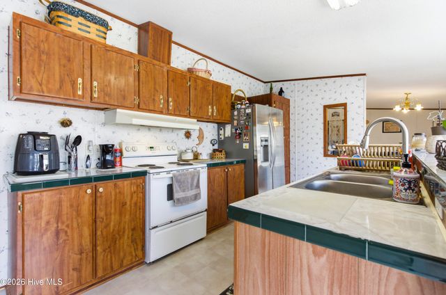 275 Folkstone Road, Holly Ridge, NC 28445