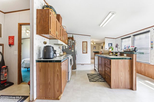 275 Folkstone Road, Holly Ridge, NC 28445