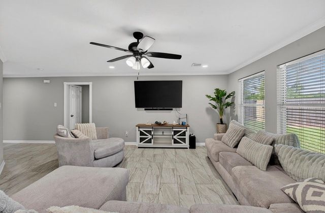 6046 Sandy Creek Drive, Baytown, TX 77523