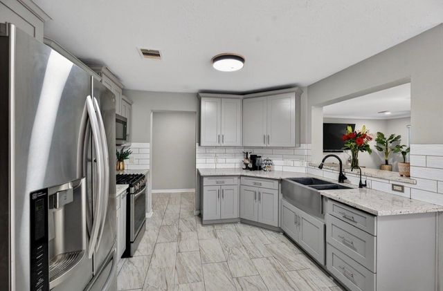6046 Sandy Creek Drive, Baytown, TX 77523