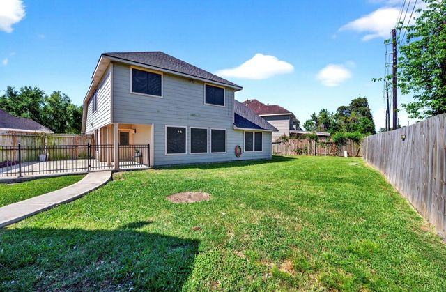 6046 Sandy Creek Drive, Baytown, TX 77523