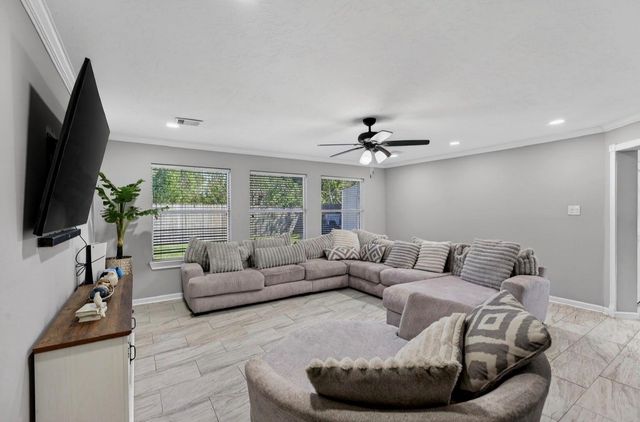 6046 Sandy Creek Drive, Baytown, TX 77523