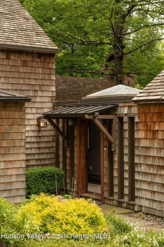 20 S Mountain Pass Spur, Garrison, NY 10524
