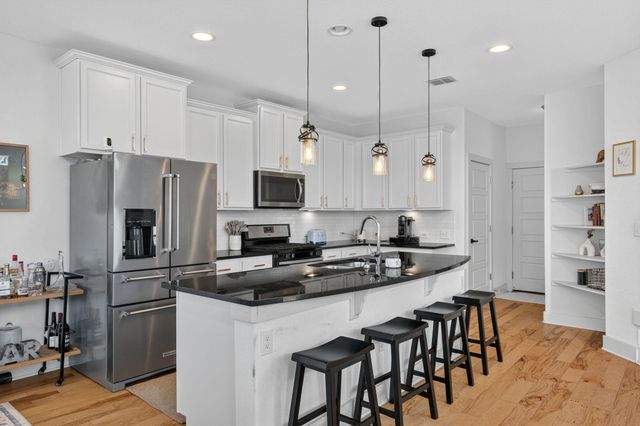 2206 Hermia ST 33, Austin, TX 78741