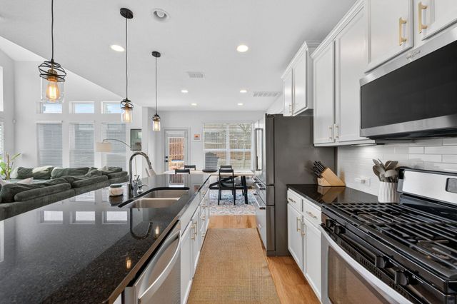 2206 Hermia ST 33, Austin, TX 78741