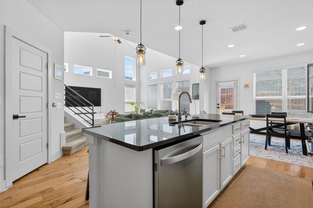 2206 Hermia ST 33, Austin, TX 78741